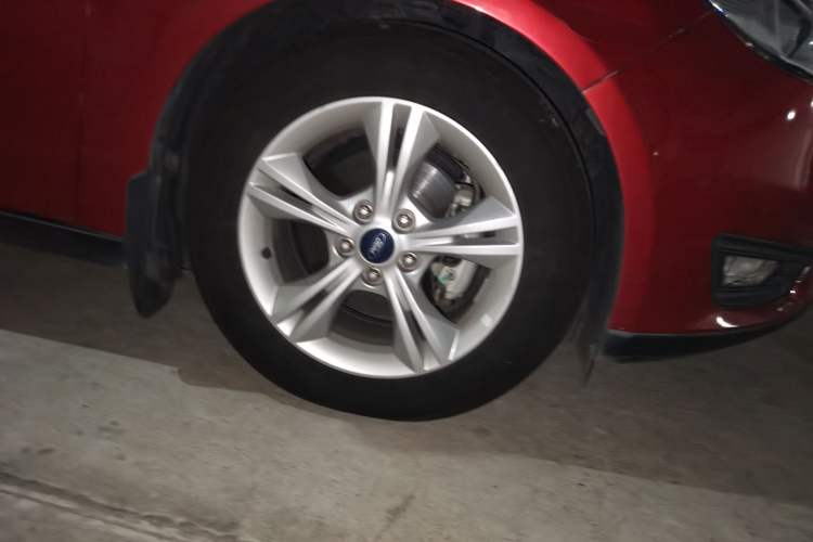 Used Ford Focus 2017 Hatchback 1.6L Automatic Comfort Plus SmartDrive Edition Right Front Wheel Hub