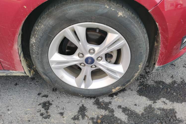 Used Ford Focus 2017 Hatchback 1.6L Automatic Comfort Plus SmartDrive Edition Right Front Wheel Hub