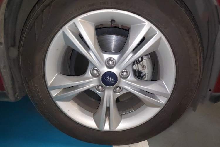 Used Ford Focus 2017 Hatchback 1.6L Automatic Comfort Plus SmartDrive Edition Right Front Wheel Hub