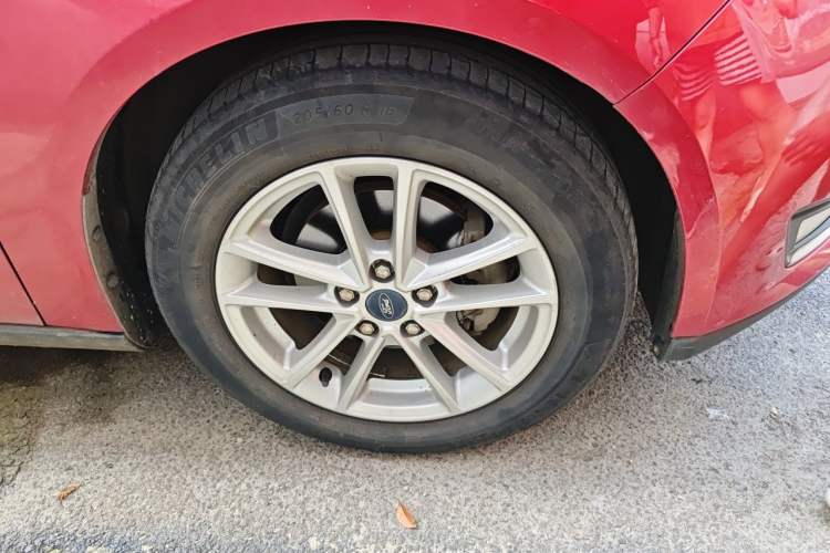 Used Ford Focus 2017 Hatchback 1.6L Automatic Fashion Edition Smart Drive Version Right Front Wheel Hub