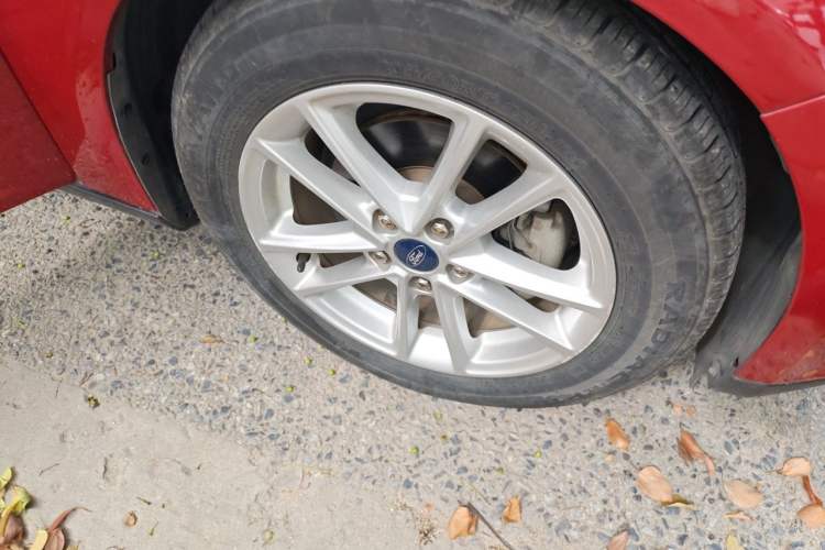 Used Ford Focus 2017 Hatchback EcoBoost 180 Automatic Elite Model Right Front Wheel Hub