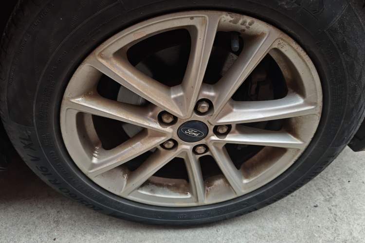 Used Ford Focus 2017 Sedan 1.6L Automatic Fashion Edition Smart Drive Version Right Front Wheel Hub