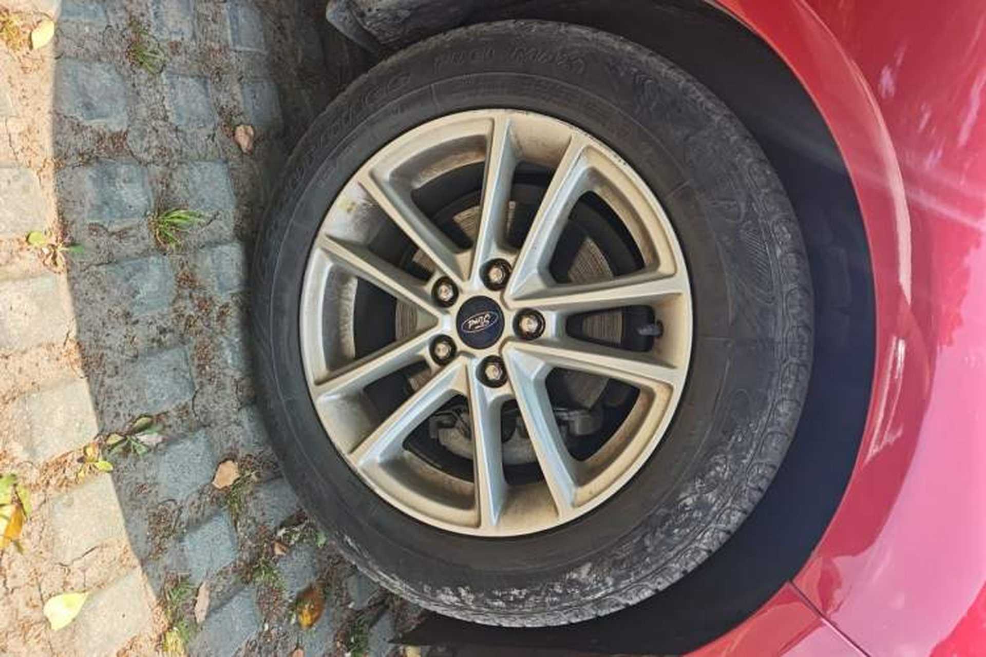 Used Ford Focus 2017 Sedan 1.6L Manual Fashion Edition Smart Drive Version Right Front Wheel Hub
