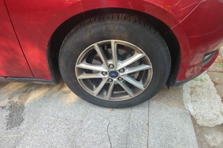 Used Ford Focus 2017 Hatchback 1.6L Automatic Fashion Edition Smart Drive Version Right Front Wheel Hub