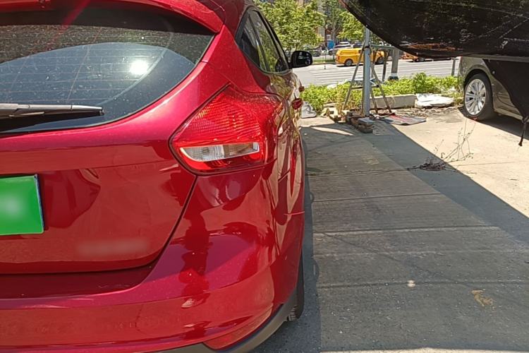 Used Ford Focus 2017 Hatchback 1.6L Automatic Comfort Plus SmartDrive Edition Right Rear Taillight