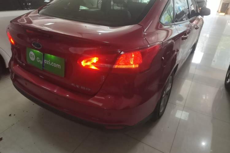 Used Ford Focus 2017 Sedan 1.6L Automatic Comfort Plus SmartDrive Edition Right Rear Taillight