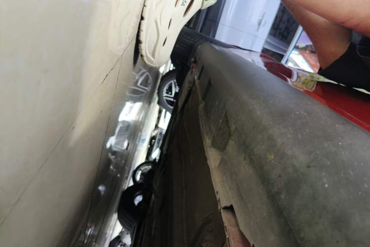 Used Ford Focus 2017 Sedan EcoBoost 180 Automatic Elite Model Right Side Sill