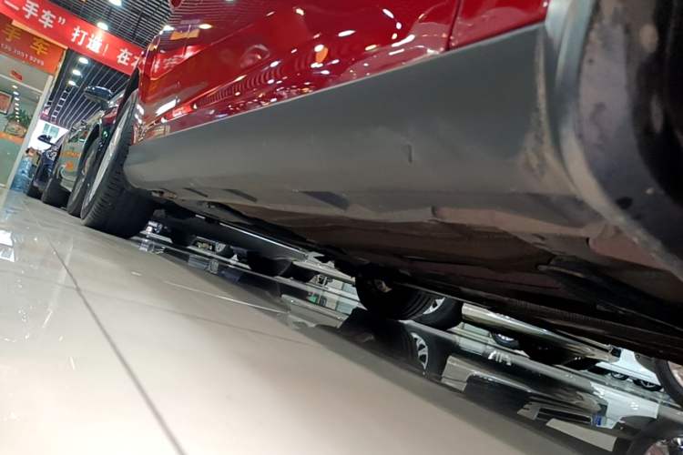 Used Ford Focus 2017 Hatchback EcoBoost 180 Automatic Elite Model Right Side Sill