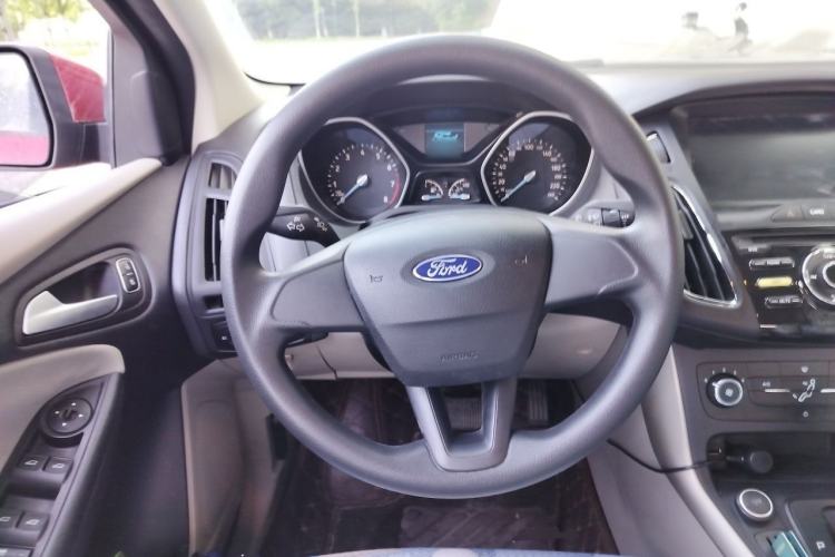 Used Ford Focus 2017 Sedan 1.6L Automatic Comfort Plus SmartDrive Edition Steering Wheel
