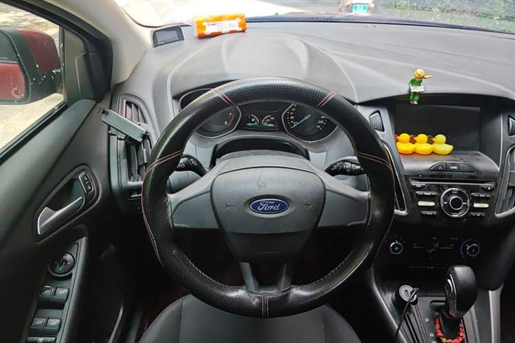 Used Ford Focus 2017 Hatchback 1.6L Automatic Comfort Plus SmartDrive Edition Steering Wheel