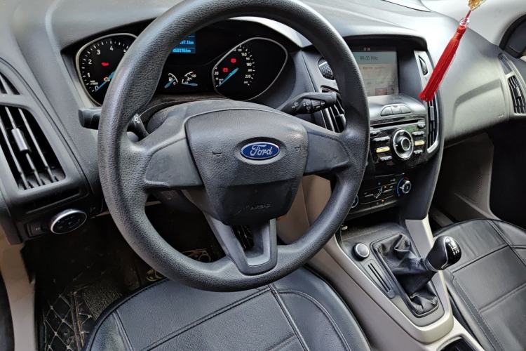 Used Ford Focus 2017 Sedan 1.6L Manual Comfort Plus SmartDrive Edition Steering Wheel