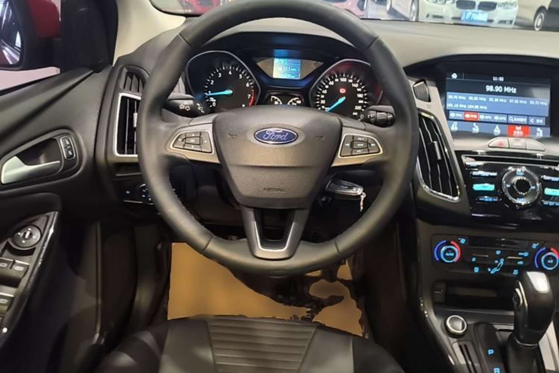 Used Ford Focus 2017 Sedan 1.6L Automatic Fashion Edition Smart Drive Version Steering Wheel