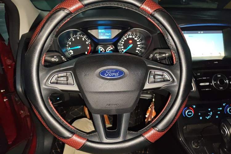 Used Ford Focus 2017 Sedan 1.6L Automatic Fashion Edition Smart Drive Version Steering Wheel