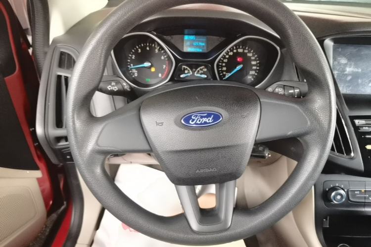 Used Ford Focus 2017 Sedan 1.6L Automatic Comfort Plus SmartDrive Edition Steering Wheel