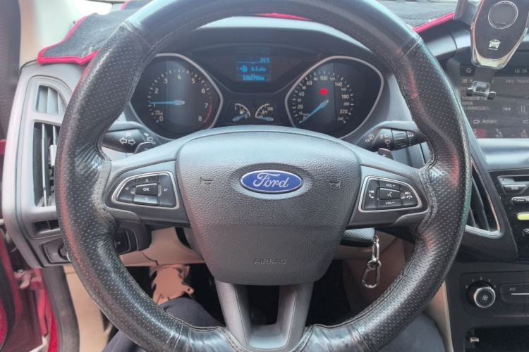 Used Ford Focus 2017 Sedan 1.6L Manual Comfort Plus SmartDrive Edition Steering Wheel