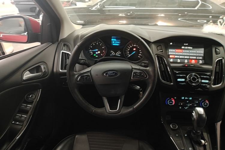 Used Ford Focus 2017 Hatchback EcoBoost 125 Automatic - Ultra-Powerful Style Edition with Smart Drive Features Steering Wheel