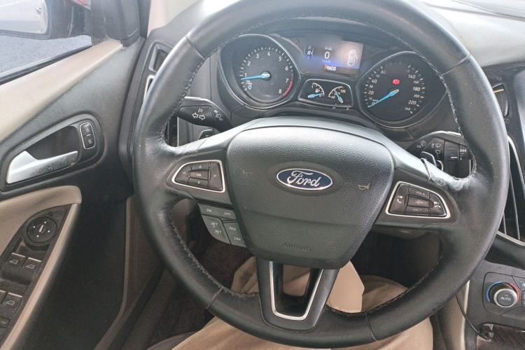Used Ford Focus 2017 Sedan EcoBoost 180 Automatic Flagship Model Steering Wheel