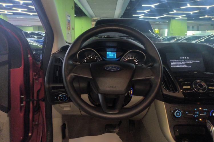 Used Ford Focus 2017 Sedan 1.6L Automatic Comfort Plus SmartDrive Edition Steering Wheel
