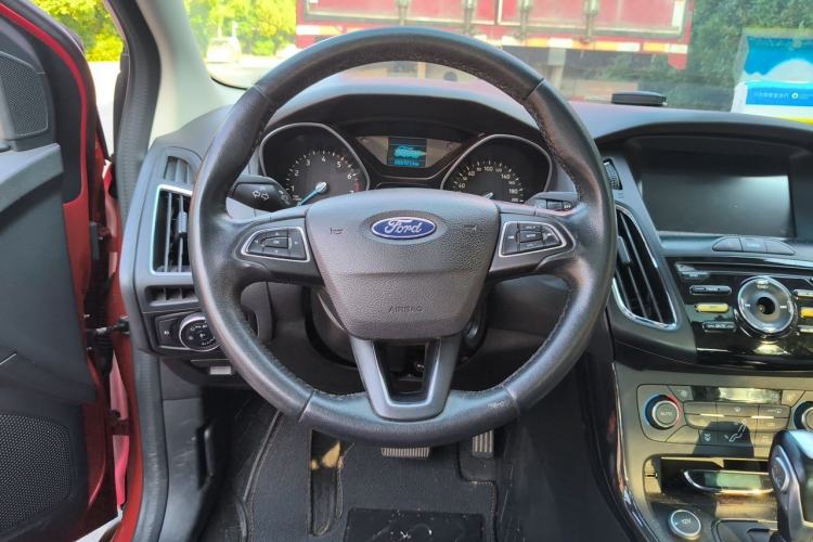 Used Ford Focus 2017 Sedan 1.6L Automatic Fashion Edition Smart Drive Version Steering Wheel