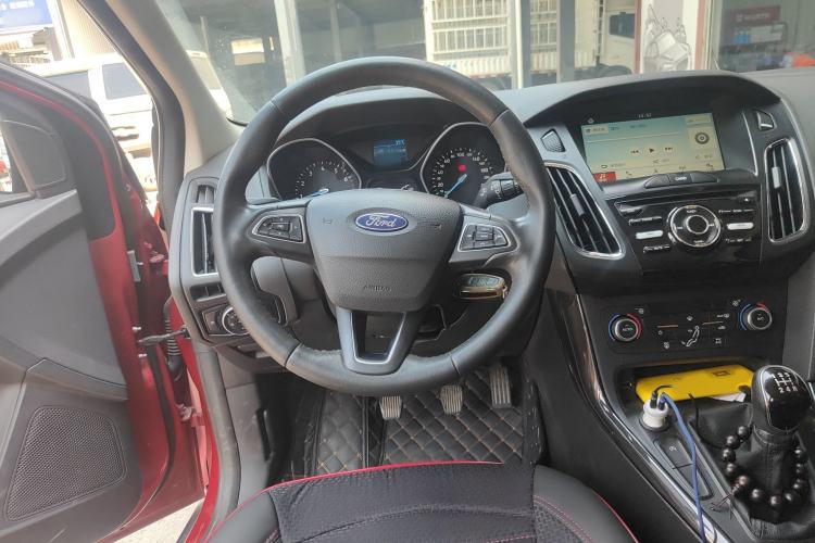 Used Ford Focus 2017 Sedan EcoBoost 125 Manual – Ultra-Style Edition with SmartDrive Features Steering Wheel