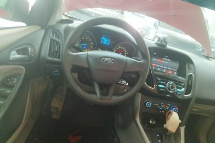 Used Ford Focus 2017 Sedan 1.6L Automatic Comfort Plus SmartDrive Edition Steering Wheel