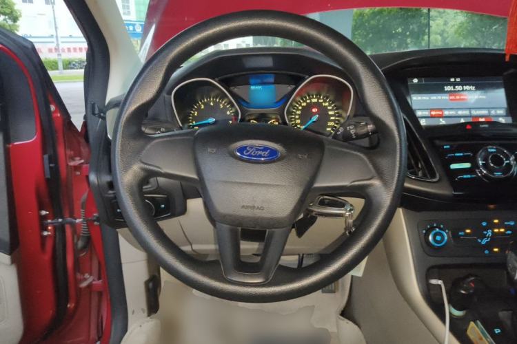 Used Ford Focus 2017 Sedan 1.6L Automatic Comfort Plus SmartDrive Edition Steering Wheel