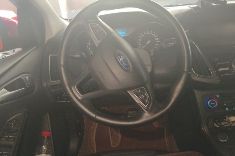 Used Ford Focus 2017 Hatchback 1.6L Automatic Fashion Edition Smart Drive Version Steering Wheel
