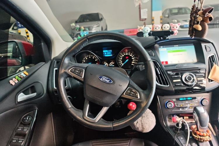 Used Ford Focus 2017 Hatchback EcoBoost 125 Automatic - Ultra-Powerful Style Edition with Smart Drive Features Steering Wheel