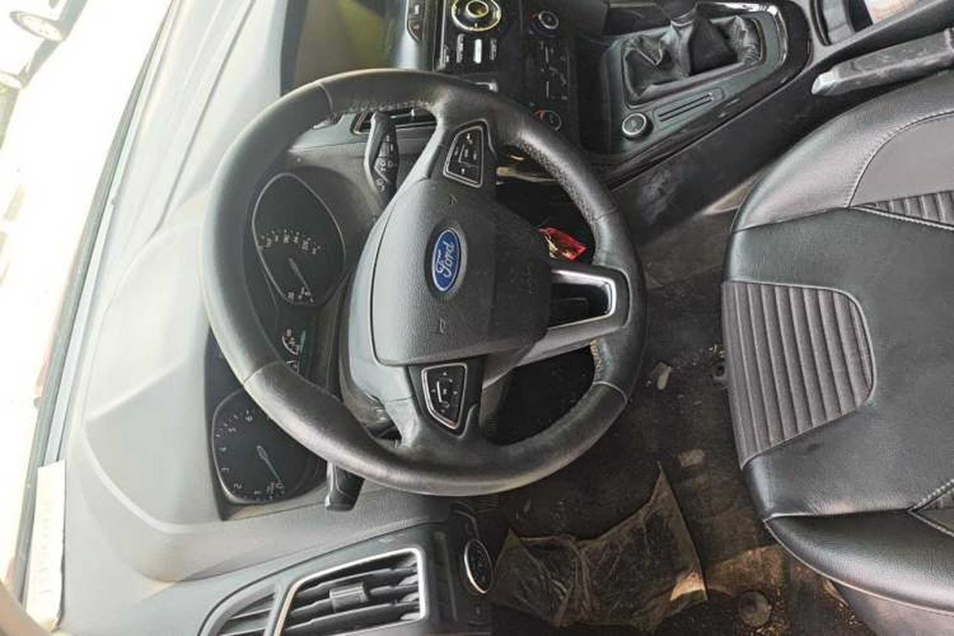 Used Ford Focus 2017 Sedan 1.6L Manual Fashion Edition Smart Drive Version Steering Wheel