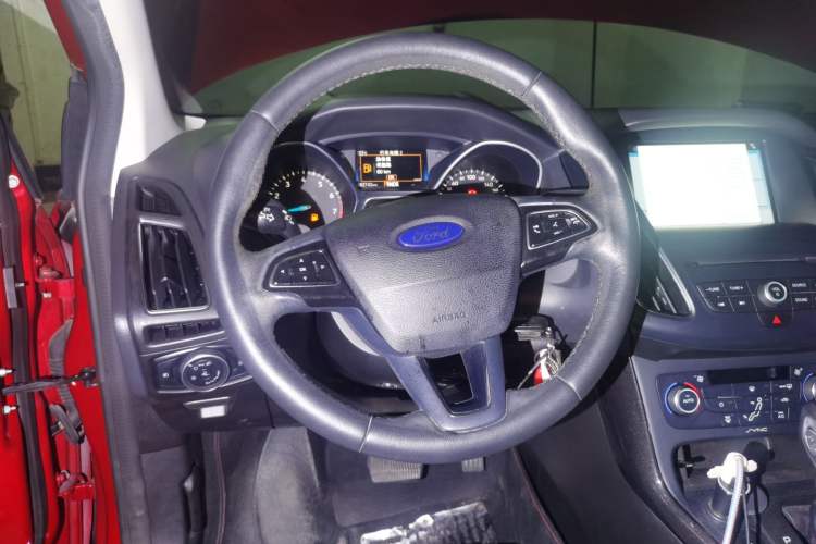 Used Ford Focus 2017 Sedan EcoBoost 180 Automatic Elite Model Steering Wheel