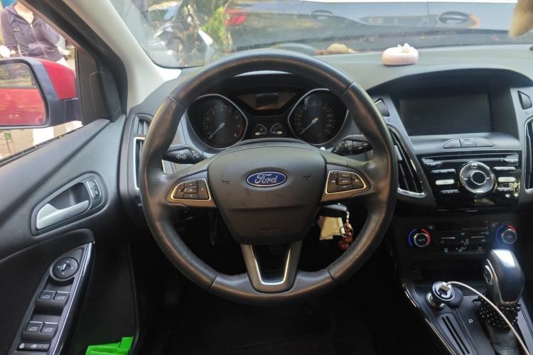 Used Ford Focus 2017 Hatchback 1.6L Automatic Fashion Edition Smart Drive Version Steering Wheel