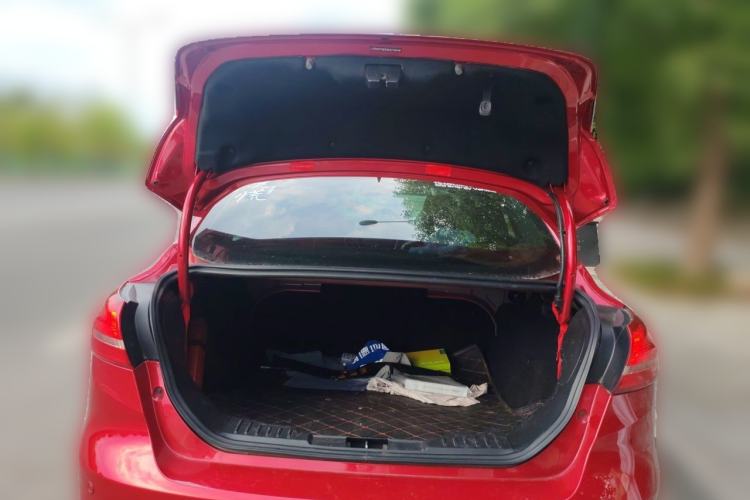 Used Ford Focus 2017 Sedan 1.6L Automatic Fashion Edition Smart Drive Version Trunk