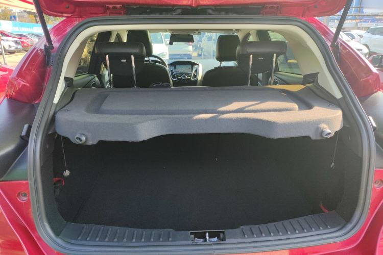 Used Ford Focus 2017 Hatchback 1.6L Automatic Fashion Edition Smart Drive Version Trunk