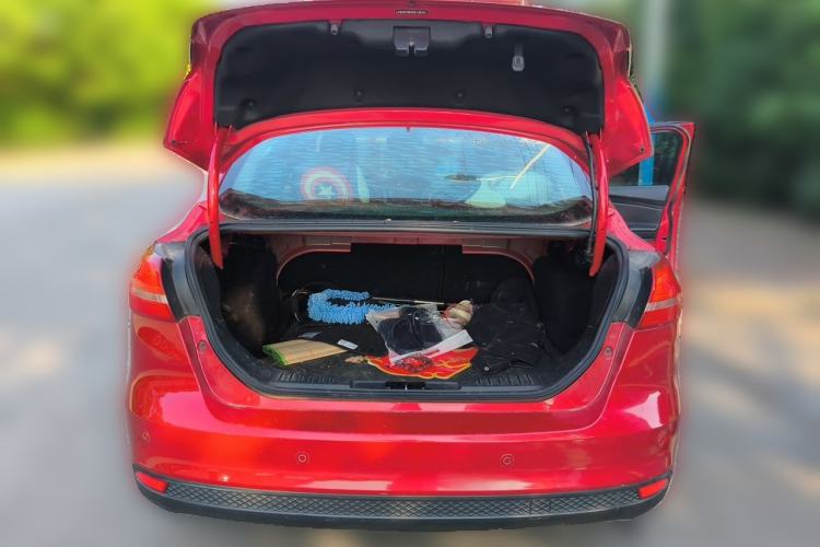 Used Ford Focus 2017 Sedan 1.6L Automatic Fashion Edition Smart Drive Version Trunk