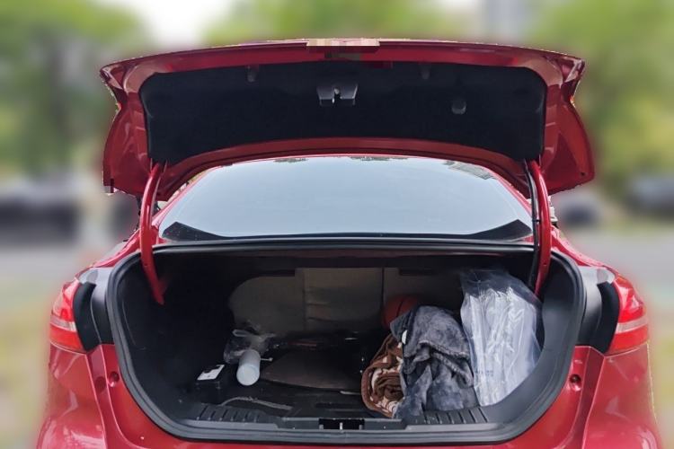 Used Ford Focus 2017 Sedan 1.6L Automatic Comfort Plus SmartDrive Edition Trunk