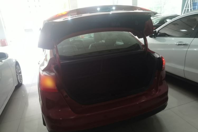 Used Ford Focus 2017 Sedan 1.6L Automatic Comfort Plus SmartDrive Edition Trunk