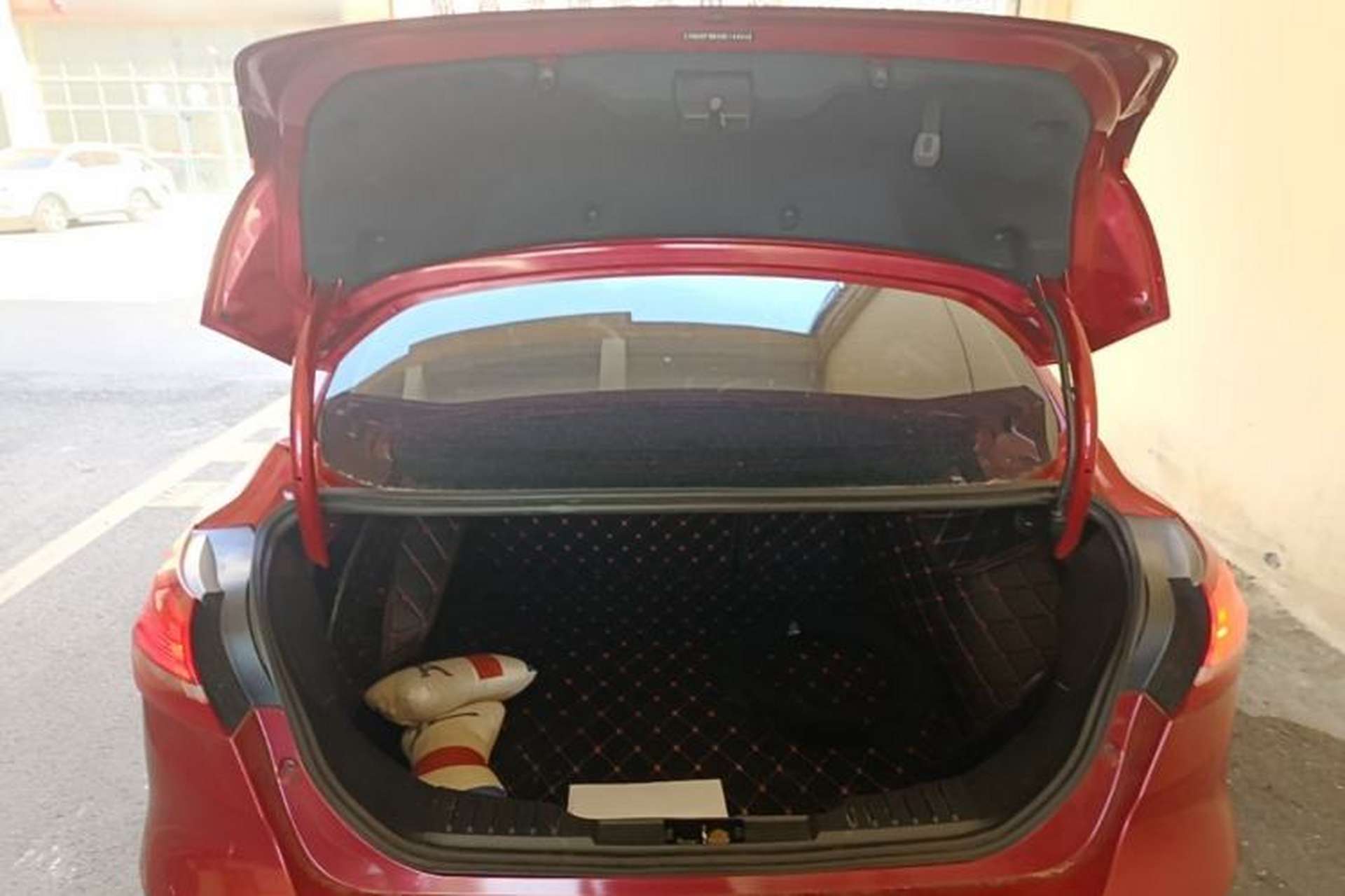 Used Ford Focus 2017 Sedan 1.6L Automatic Fashion Edition Smart Drive Version Trunk