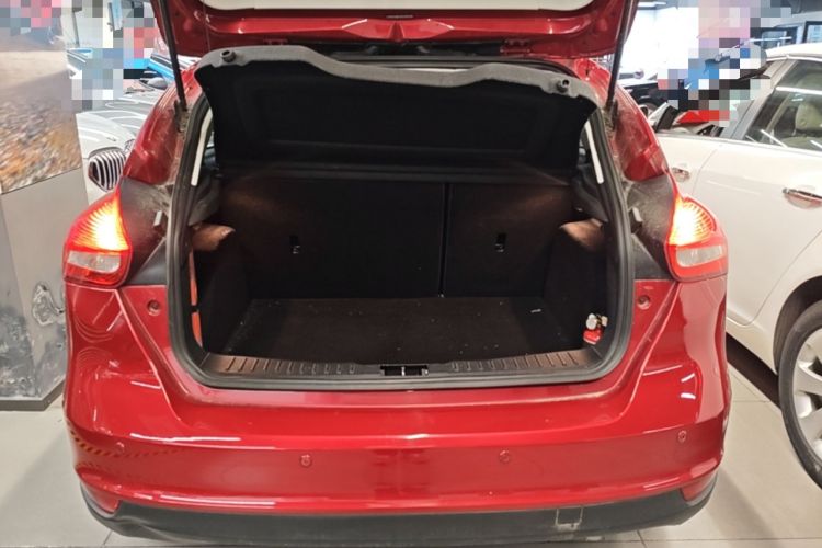 Used Ford Focus 2017 Hatchback 1.6L Automatic Comfort Plus SmartDrive Edition Trunk