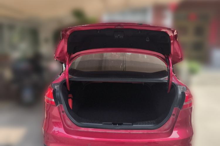 Used Ford Focus 2017 Sedan 1.6L Automatic Fashion Edition Smart Drive Version Trunk