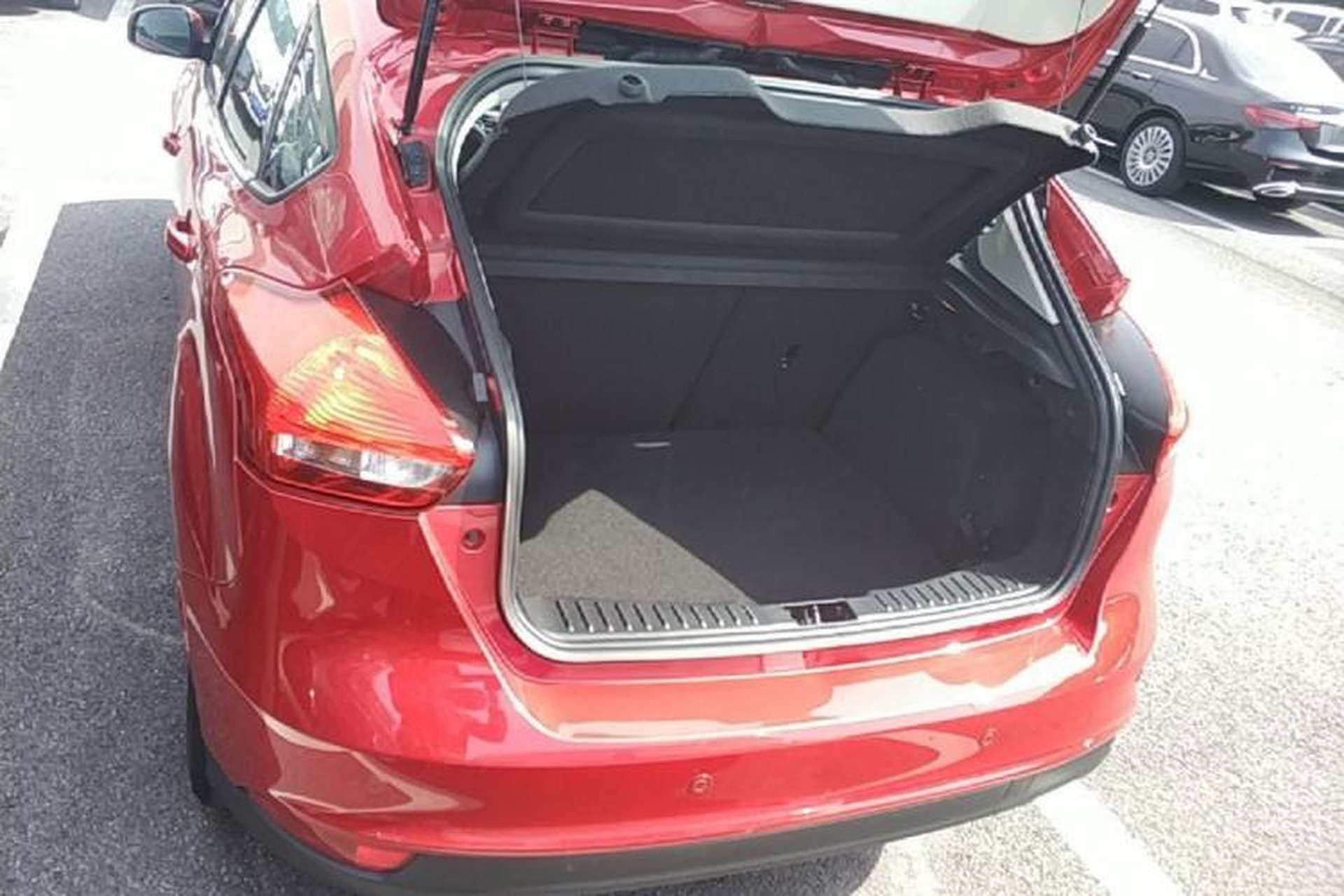 Used Ford Focus 2017 Hatchback 1.6L Manual Fashion Edition SmartDrive Version Trunk