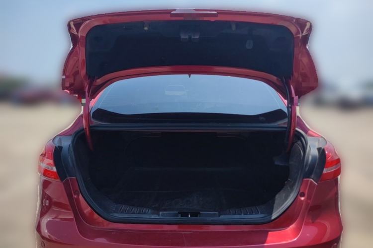 Used Ford Focus 2017 Sedan 1.6L Automatic Fashion Edition Smart Drive Version Trunk