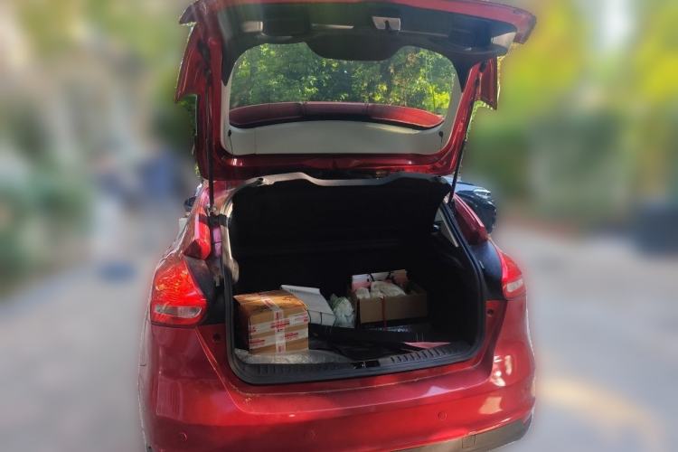 Used Ford Focus 2017 Hatchback 1.6L Automatic Fashion Edition Smart Drive Version Trunk