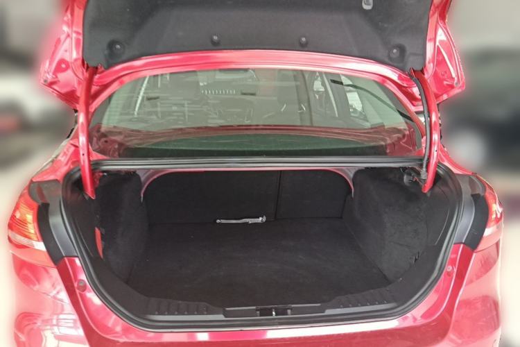 Used Ford Focus 2017 Sedan 1.6L Automatic Fashion Edition Smart Drive Version Trunk