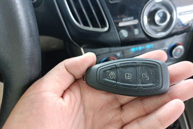 Used Ford Focus 2017 Sedan EcoBoost 180 Automatic Flagship Model Vehicle Key