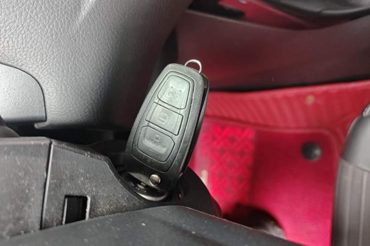 Used Ford Focus 2017 Sedan 1.6L Automatic Fashion Edition Smart Drive Version Vehicle Key