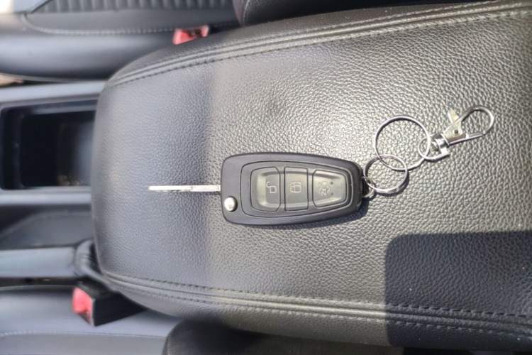 Used Ford Focus 2017 Sedan 1.6L Automatic Fashion Edition Smart Drive Version Vehicle Key