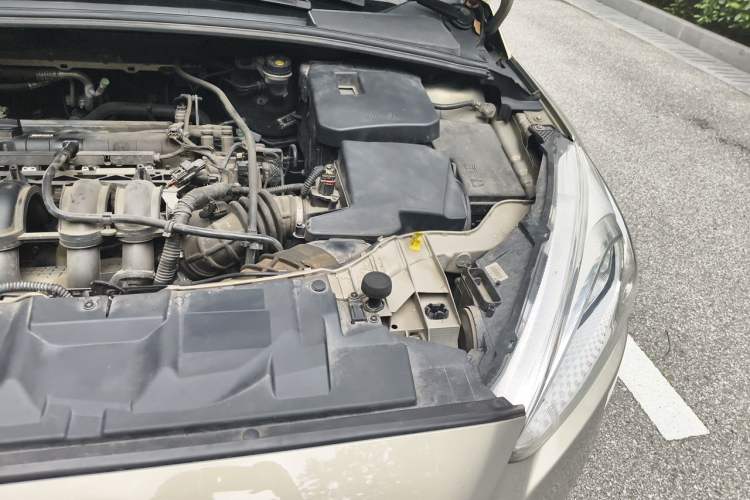 Used Ford Focus 2017 Sedan 1.6L Automatic Comfort Plus SmartDrive Edition Engine Bay Left