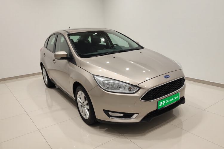 Used Ford Focus 2017 Hatchback EcoBoost 125 Automatic - Ultra-Powerful Style Edition with Smart Drive Features Front Right 45 Deg