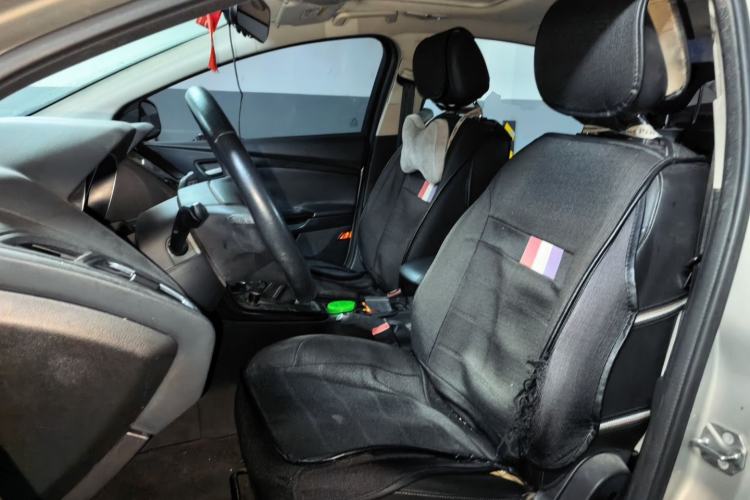 Used Ford Focus 2017 Sedan 1.6L Manual Fashion Edition Smart Drive Version Left Front Seat