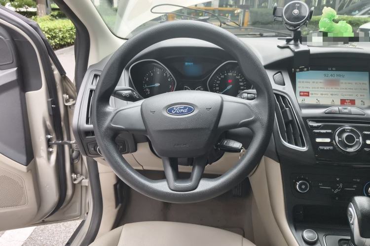 Used Ford Focus 2017 Sedan 1.6L Automatic Comfort Plus SmartDrive Edition Steering Wheel
